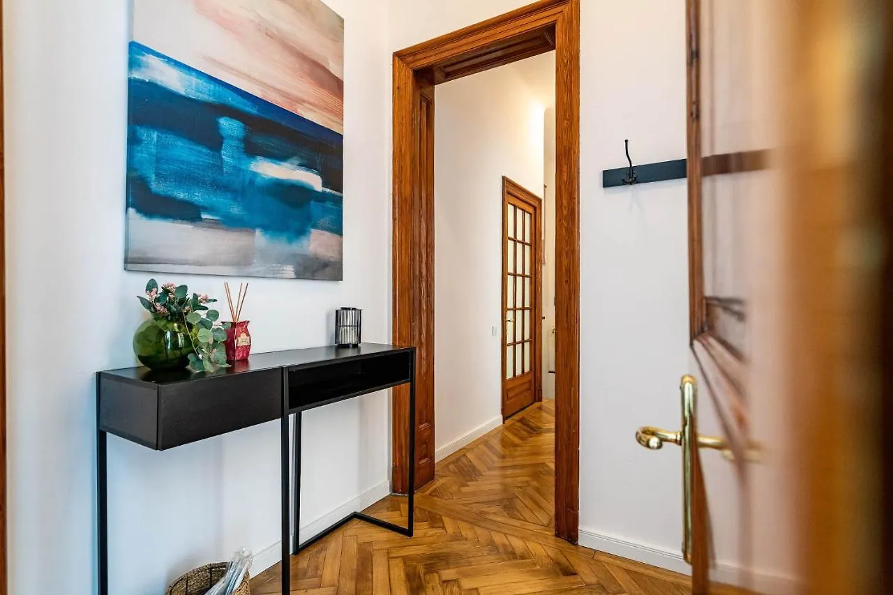 2Br Blue Cloud In The Centre Apartment Bucureşti România