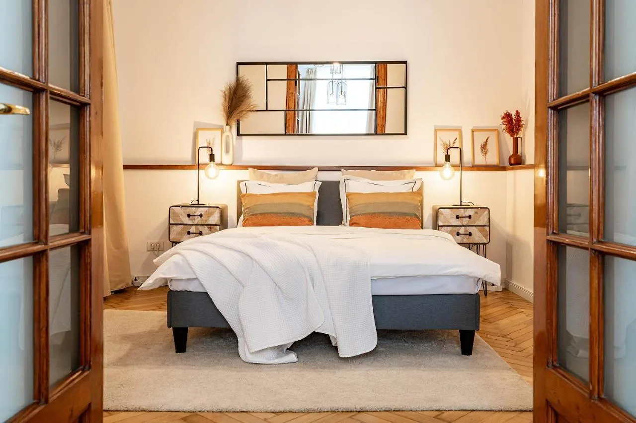 2Br Blue Cloud In The Centre Apartment Bucureşti România